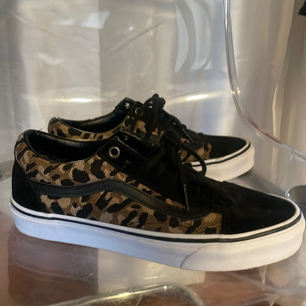 Leopard print Vans
